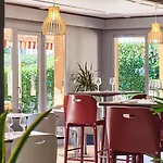 Hotel Kyriad Direct Ouest - Zenith 2*