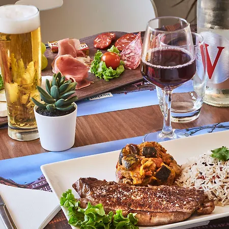 Hotel Kyriad Direct Ouest - Zenith