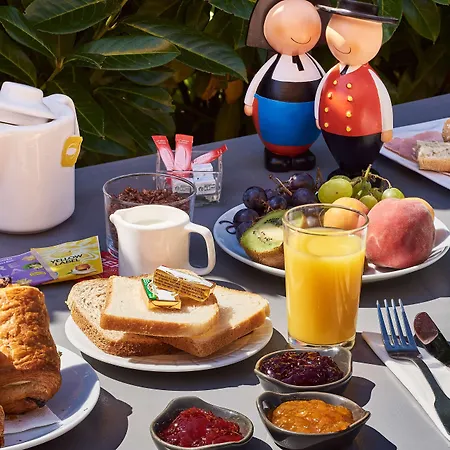 Kyriad Direct Ouest - Zenith Hotel Štrasburk