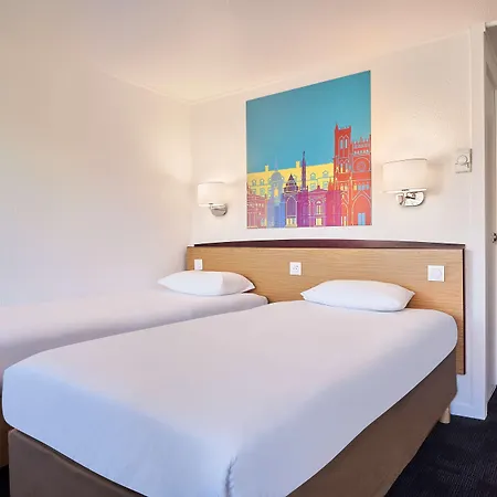 Kyriad Direct Ouest - Zenith Hotel 2*