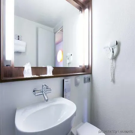 Hotel Kyriad Direct Ouest - Zenith