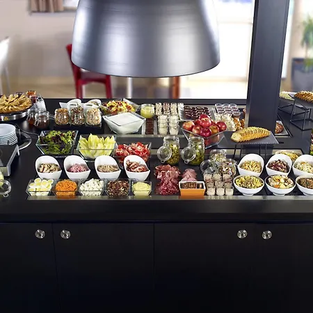 Kyriad Direct Ouest - Zenith 2* Strasburg