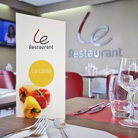 Kyriad Direct Ouest - Zénith Hotel