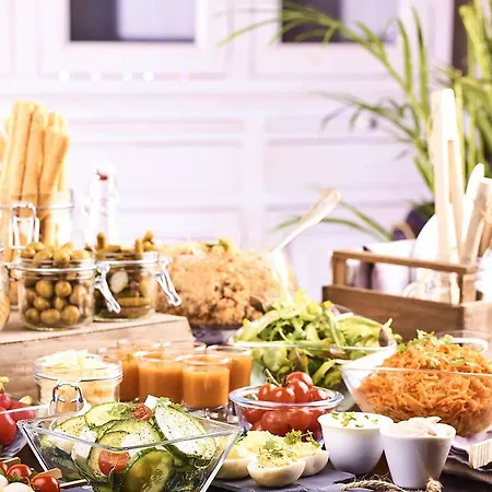 Kyriad Direct Ouest - Zenith Hotel Strasburg