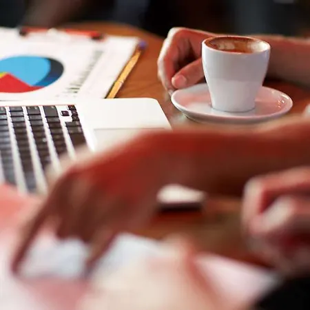 Kyriad Direct Ouest - Zenith Hotel 2*