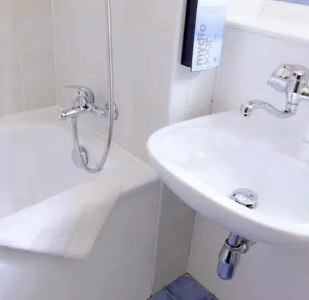 Kyriad Direct Ouest - Zénith Szálloda Strasbourg