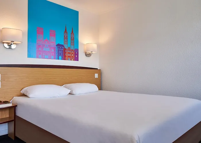 Kyriad Direct Ouest - Zenith 2*