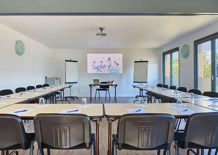 Kyriad Direct Ouest - Zenith 2*