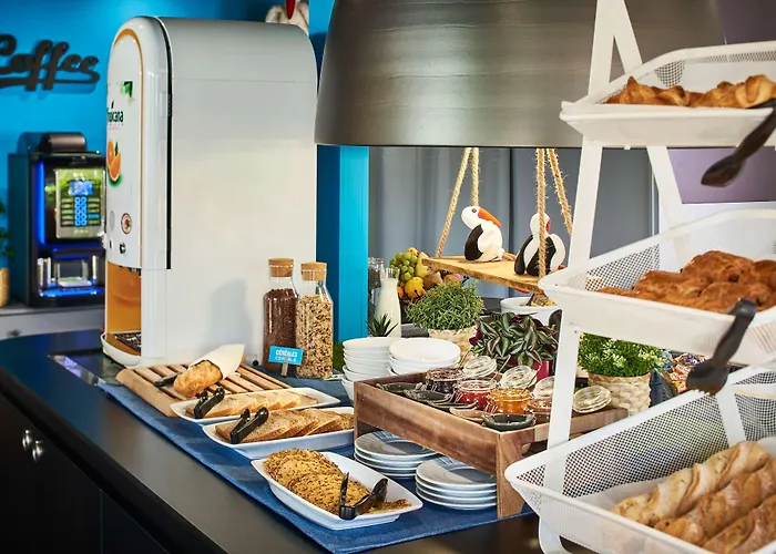 Kyriad Direct Ouest - Zenith Otel 2*