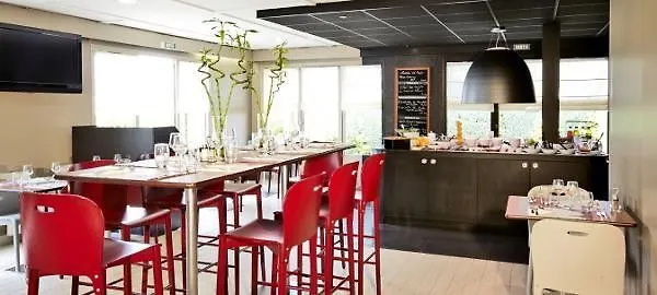 Otel Kyriad Direct Ouest - Zenith 2*