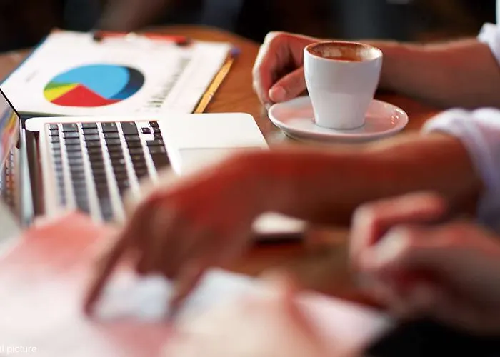 Kyriad Direct Ouest - Zenith Otel 2*