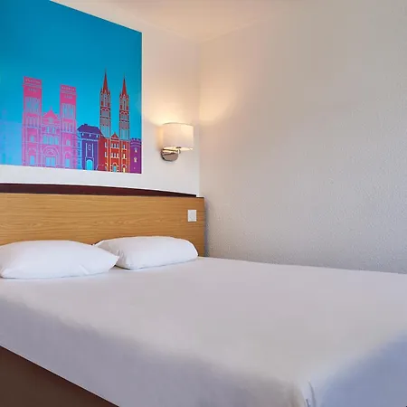 Kyriad Direct Ouest - Zénith 2*