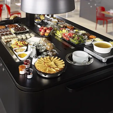 Kyriad Direct Ouest - Zénith Hotel