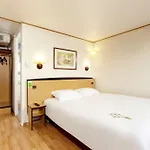 Kyriad Direct Ouest - Zenith Hotel