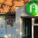 Kyriad Direct Ouest - Zenith 2*