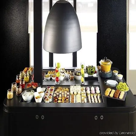 Kyriad Direct Ouest - Zenith 2*